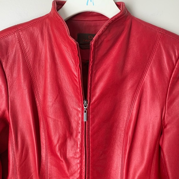Danier deep red XS leather blazer - Picture 2 of 15